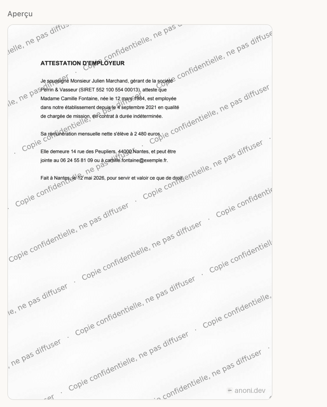 Le panneau « Aperçu » : l’attestation avec la phrase répétée en diagonale sur toute la page, le texte du document restant lisible dessous, et la marque anoni.dev en bas à droite.